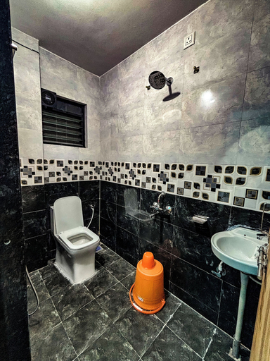 Bathroom 3, Mantra Inn, Pune