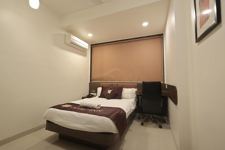Others 2, Vetro Inn, Surat