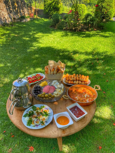 Food & Drinks, Garden House Villa, Merkez