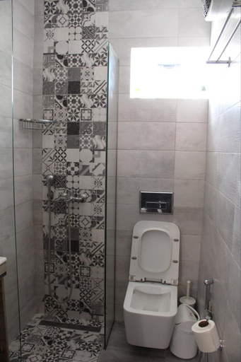 Bathroom 4, Gialova Filoxenia, Peloponnese