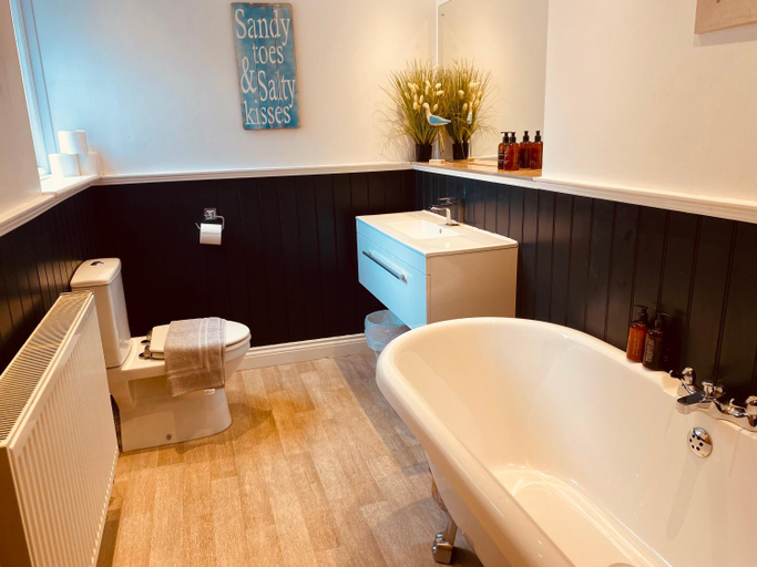 Bathroom 4, Sanders Yard, North Yorkshire