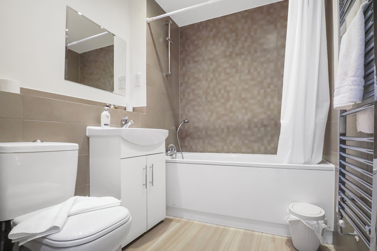 Bathroom 3, Stevenage Apartments, Hertfordshire