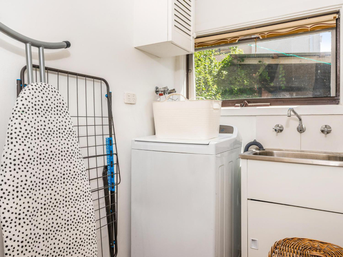 Others 2, Walk to the MCG & AAMI Park - Free Late Checkout - Great location & Backyard, Melbourne