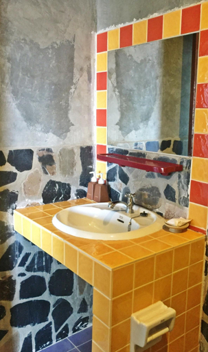 Bathroom 4, Phunyanuch Hotel, Hua Hin