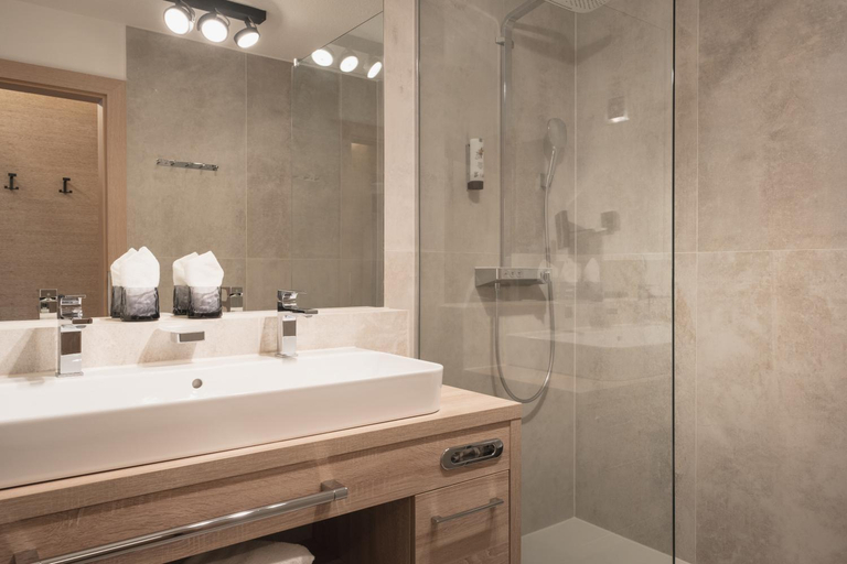Bathroom 4, Verwohnhotel Wildspitze, Imst