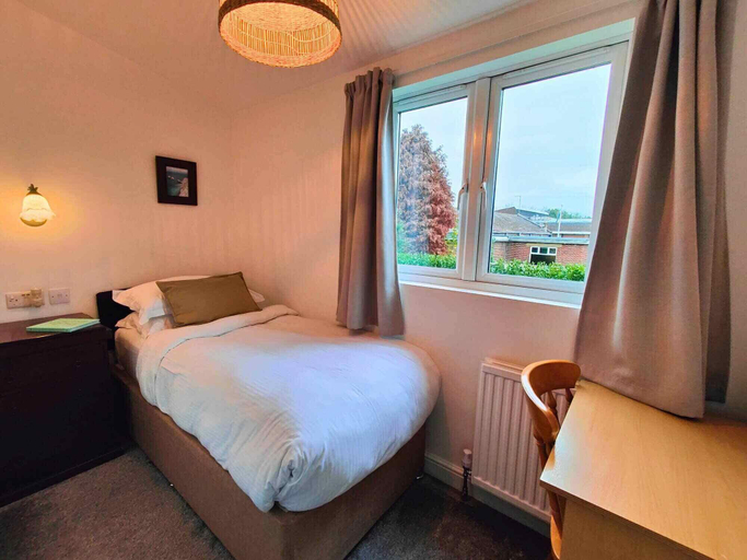 Bedroom 2, Fernhurst Holiday apartments, Isle of Wight