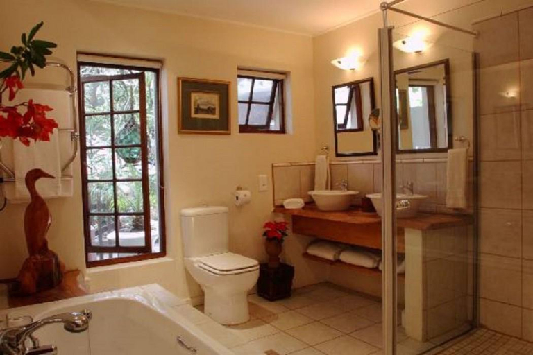 Bathroom 4, Moontide Riverside Lodge, Eden