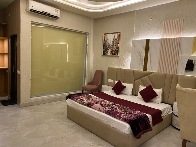 Others 4, The Bhutani Heritage, Meerut