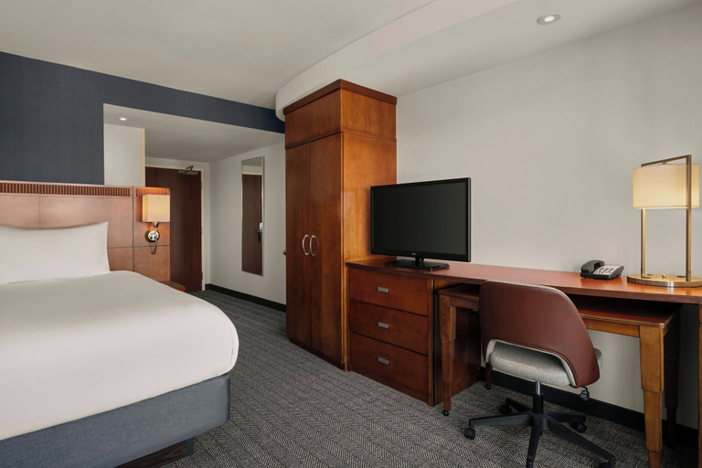 Bedroom 3, Courtyard by Marriott Halifax Downtown, Halifax