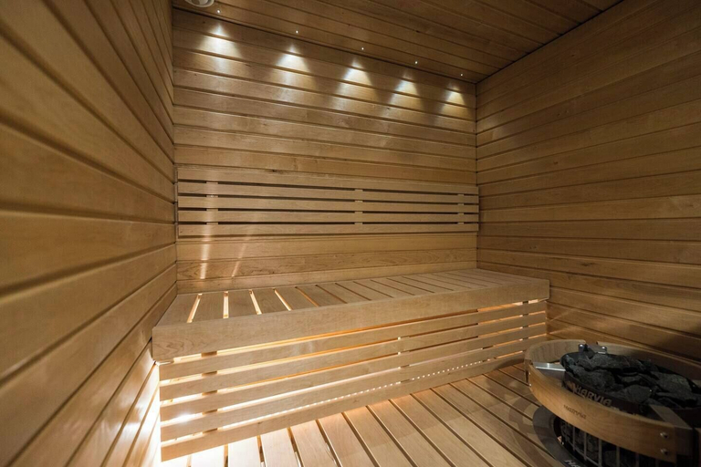 Sauna 5, Historical 1BR Penthouse with Sauna, North Savonia