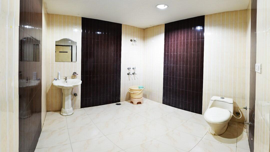 Bathroom 4, Hotel Amritsar Inn, Amritsar