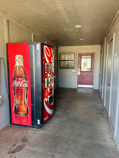 Food & Drinks 5, Econo Lodge Childress, Childress