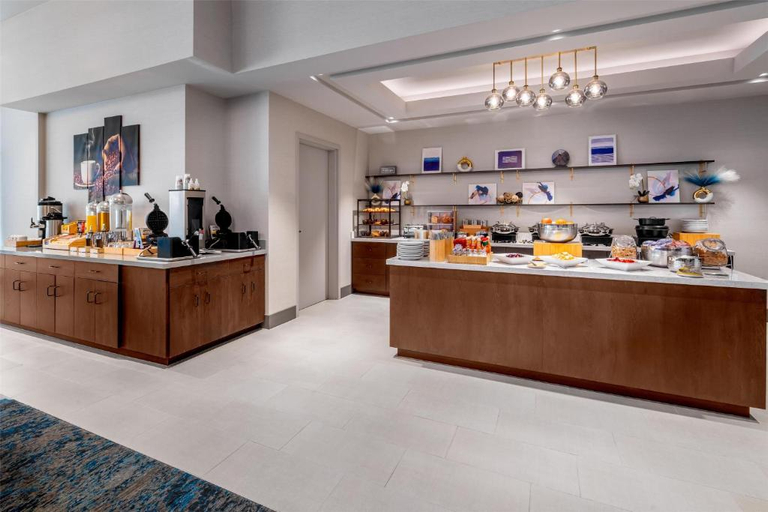 Food & Drinks 5, DoubleTree by Hilton Sioux City, Woodbury