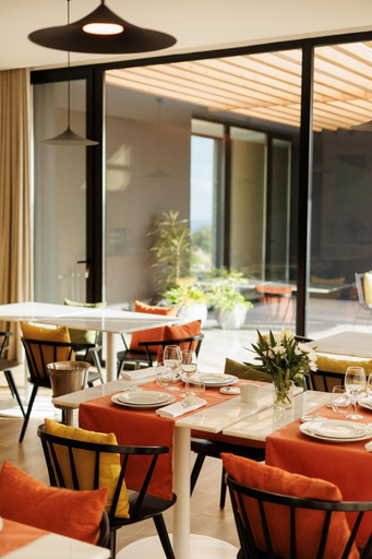 Food & Drinks 5, Lusitano Garden Villas, Ponta Delgada