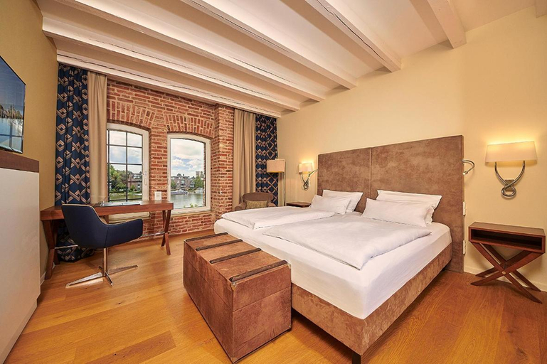 Bedroom 3, Clarion Hotel Hafenspeicher, Leer