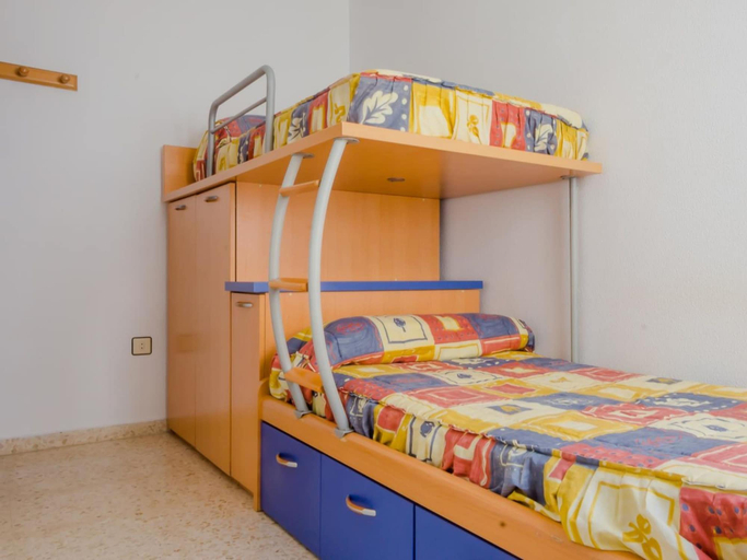 Room 2, La Giralda 16584 in Chiclana, Cádiz
