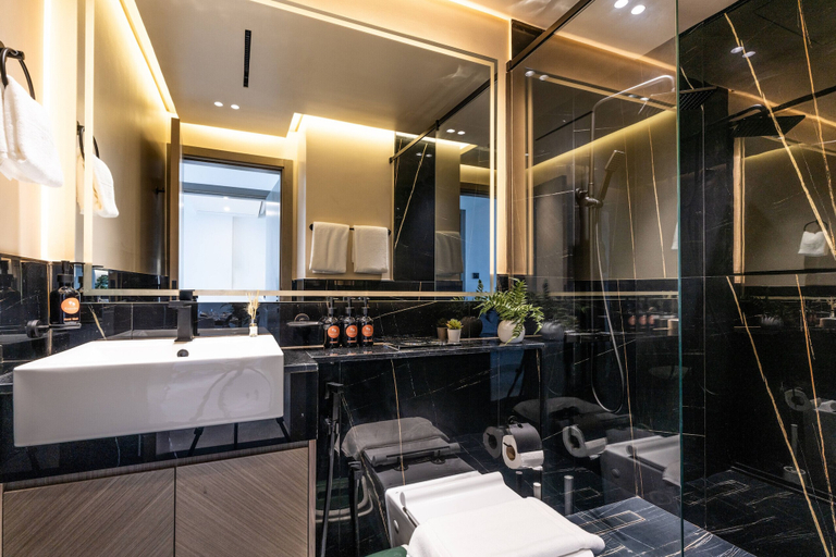 Bathroom 3, Easygo- Luxury 1bdr With View Bin Can, Dubai
