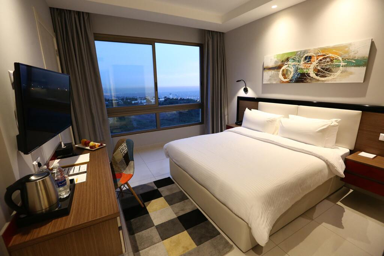 Bedroom 3, The Ray Hotel and Studios, El Metn