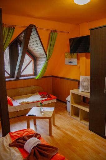 Others 4, Vakacio Udulo, Tapolca