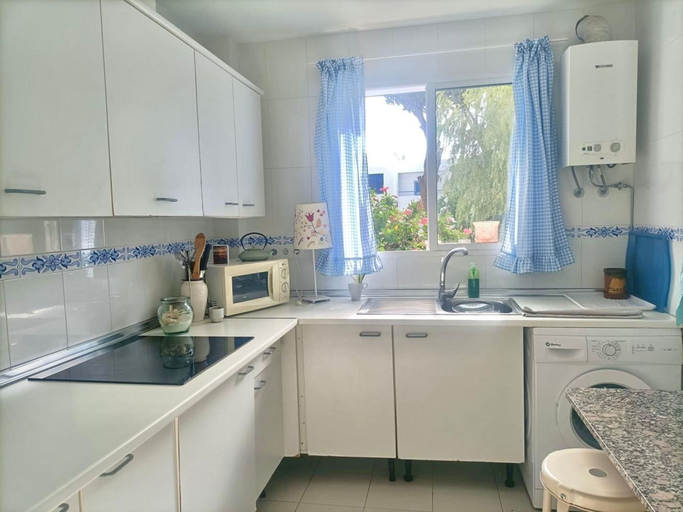 Room 2, La Almadraba A7 147 in Chiclana, Cádiz