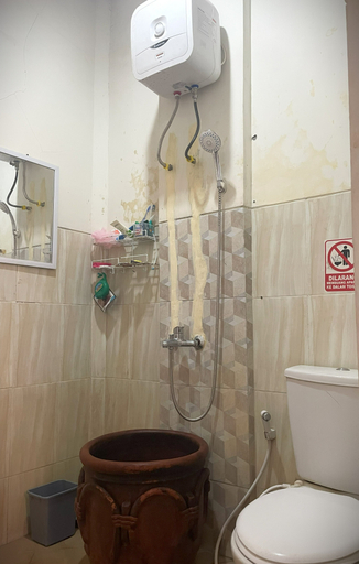 Bathroom 12