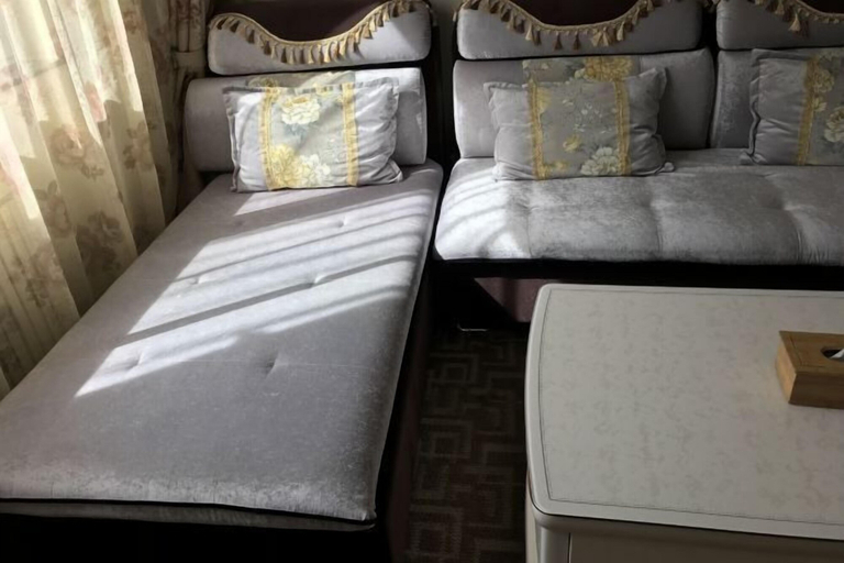 Bedroom 3, Junyue Baihe Theme Hotel, Karamay