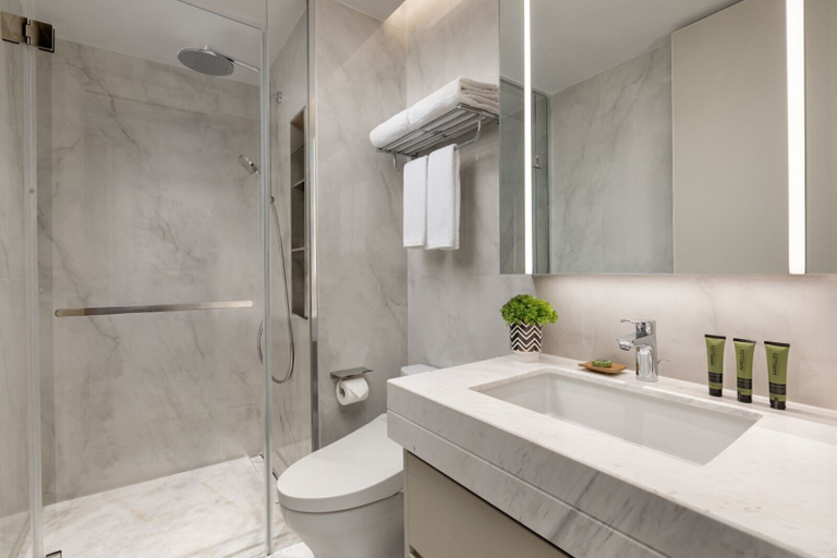 Bathroom 13