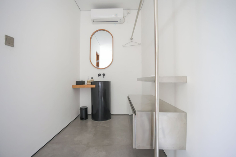 Bathroom 3, Lorn Villa, Klungkung