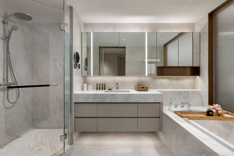 Bathroom 14