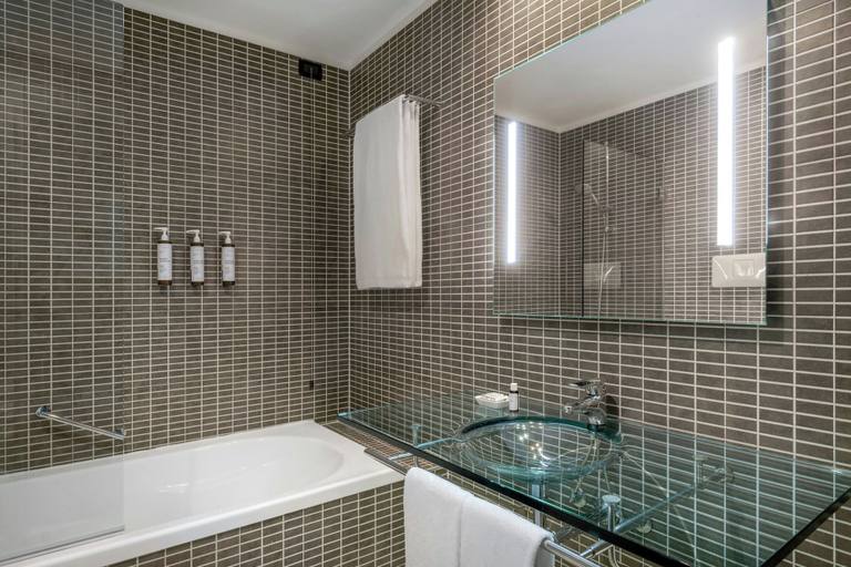 Bathroom 4, AC Hotel Firenze by Marriott, Florence