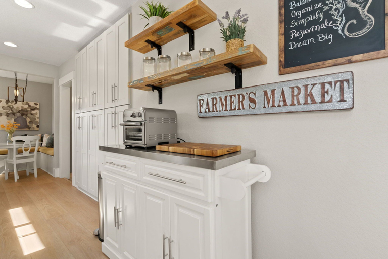 Food & Drinks 5, CSU Hideaway King Bd, Backyard Oasis, EV Charger, Larimer