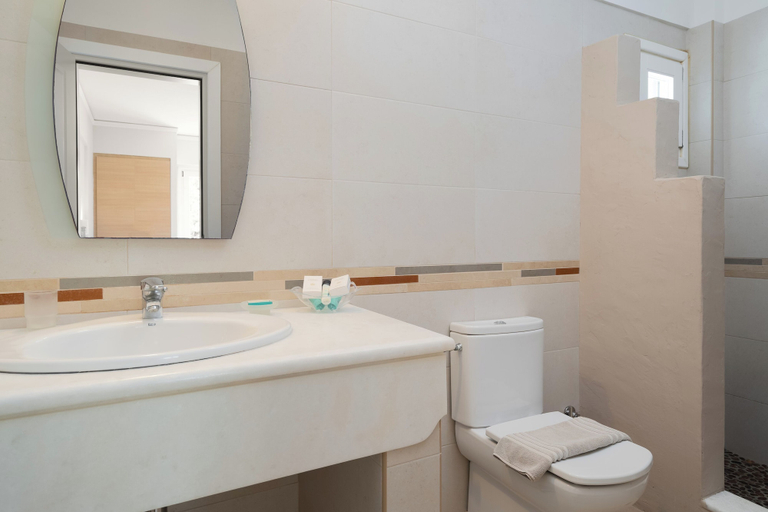 Bathroom 5, Finikas Hotel, South Aegean