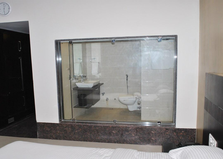 Bathroom 3, The Sapphire Grand, Varanasi
