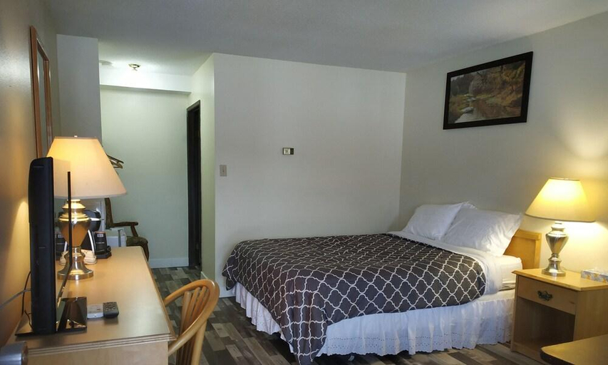 Bedroom 2, Pleasant Valley Motel, Bulkley-Nechako