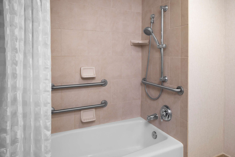 Bathroom 4, Hyatt Place Long Island East End, Suffolk