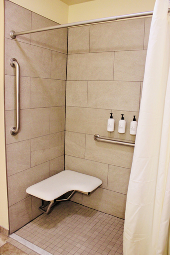 Bathroom 4, Cobblestone Hotel & Suites – Devils Lake, Ramsey