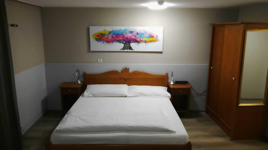 Bedroom 10