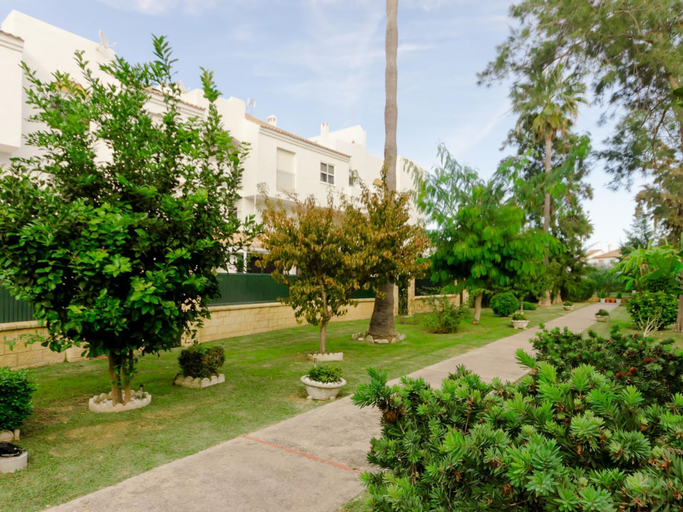Room 5, Apartaclub 14116 in Chiclana, Cádiz