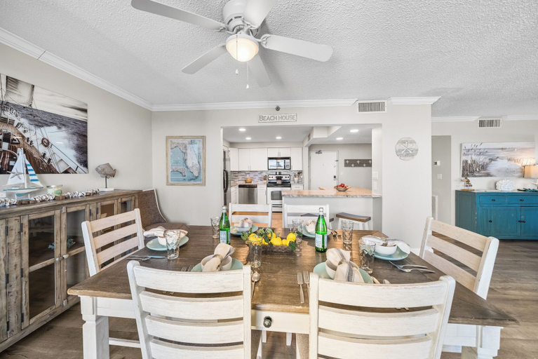 Food & Drinks, Coastal Tides at Enclave 403a, Okaloosa