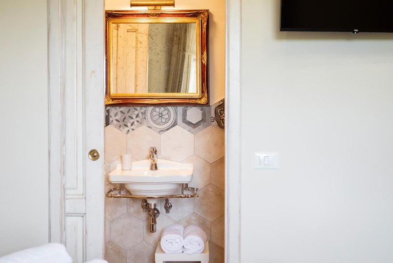 Bathroom 8