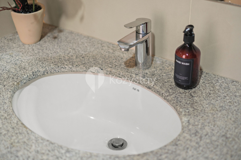 Bathroom 2, Talora by Kozystay - Taman Sari, West Jakarta