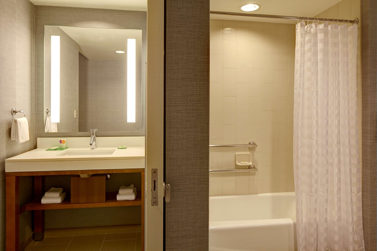 Bathroom 5, Hyatt Place Columbus, Lowndes