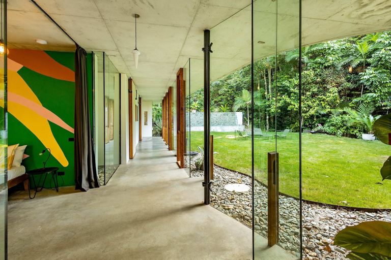 Room 5, The Planchonella House - Eco Stay de Luxe, Cairns