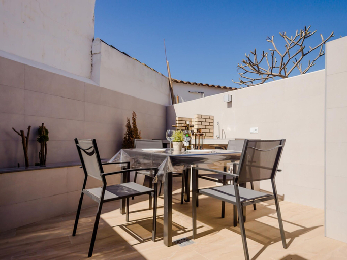 Room 5, Real de la Barrosa 46 13629, Cádiz