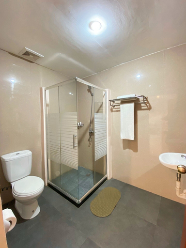 Bathroom 4, MVR Mariegold Resort Inc., Lapu-Lapu City