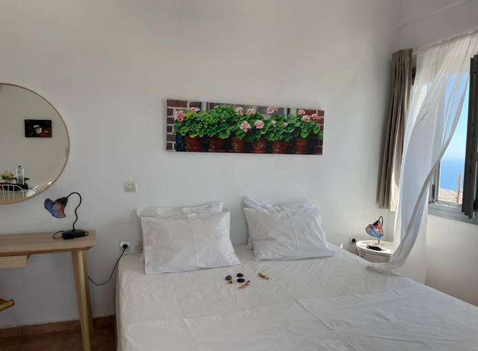 Bedroom 2, Alonia Studios, South Aegean