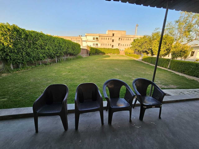 Others 5, Govind Resort, Mathura