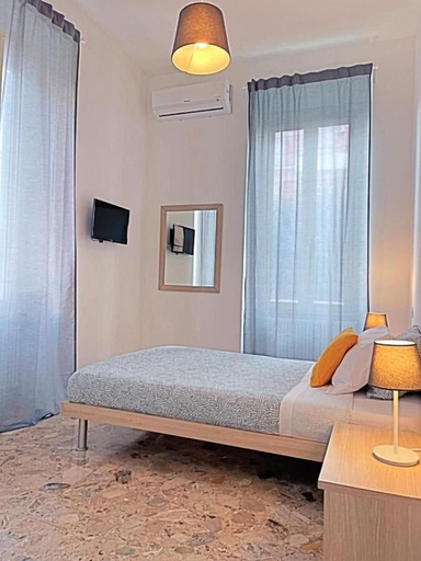 Bedroom 3, PIT STOP CIAMPINO STATION, Rome
