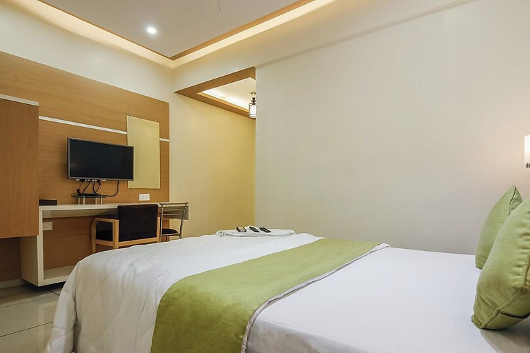 Others 4, hotel zenith, Surat