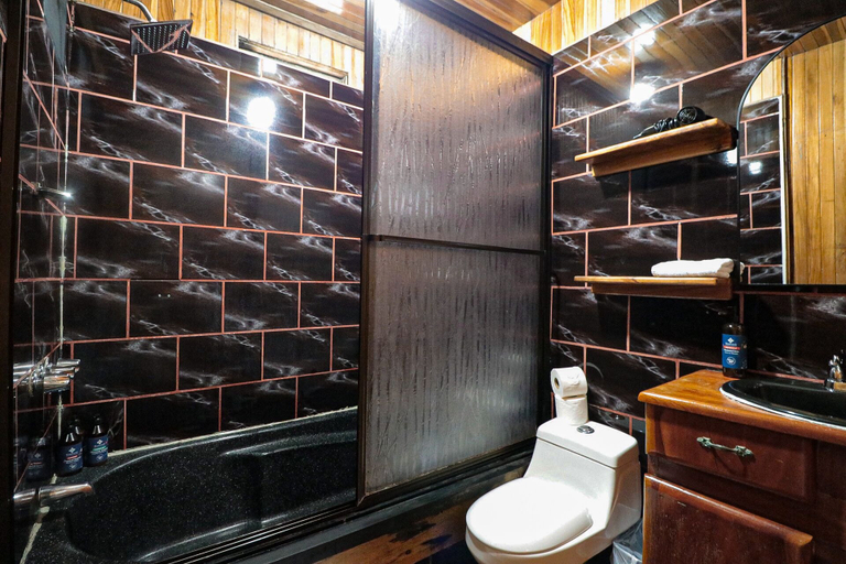 Bathroom 4, Hotel Flor de Bromelia, Puntarenas